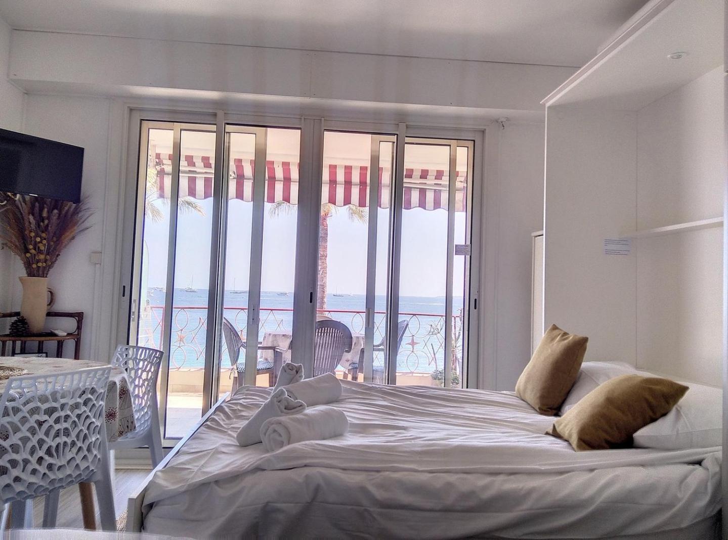 Constellation Apartment Juan-les-Pins Exterior photo